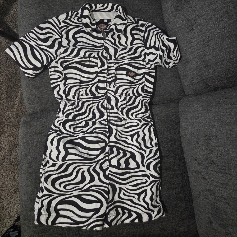 Zebra Print Short Sleeve Romper - Picture 1 of 9